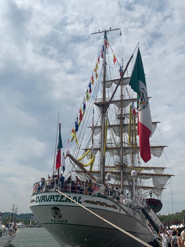 sybelg's tweet image. Doloroso y triste accidente del “caballero de los mares” el #BuqueEscuelaCuauhtemoc de @SEMAR_mx 

He tenido varias oportunidades de verlo y me consta el profesionalismo y la dedicación de su tripulación y los cadetes.

Mi solidaridad con ell@s y sus familias.