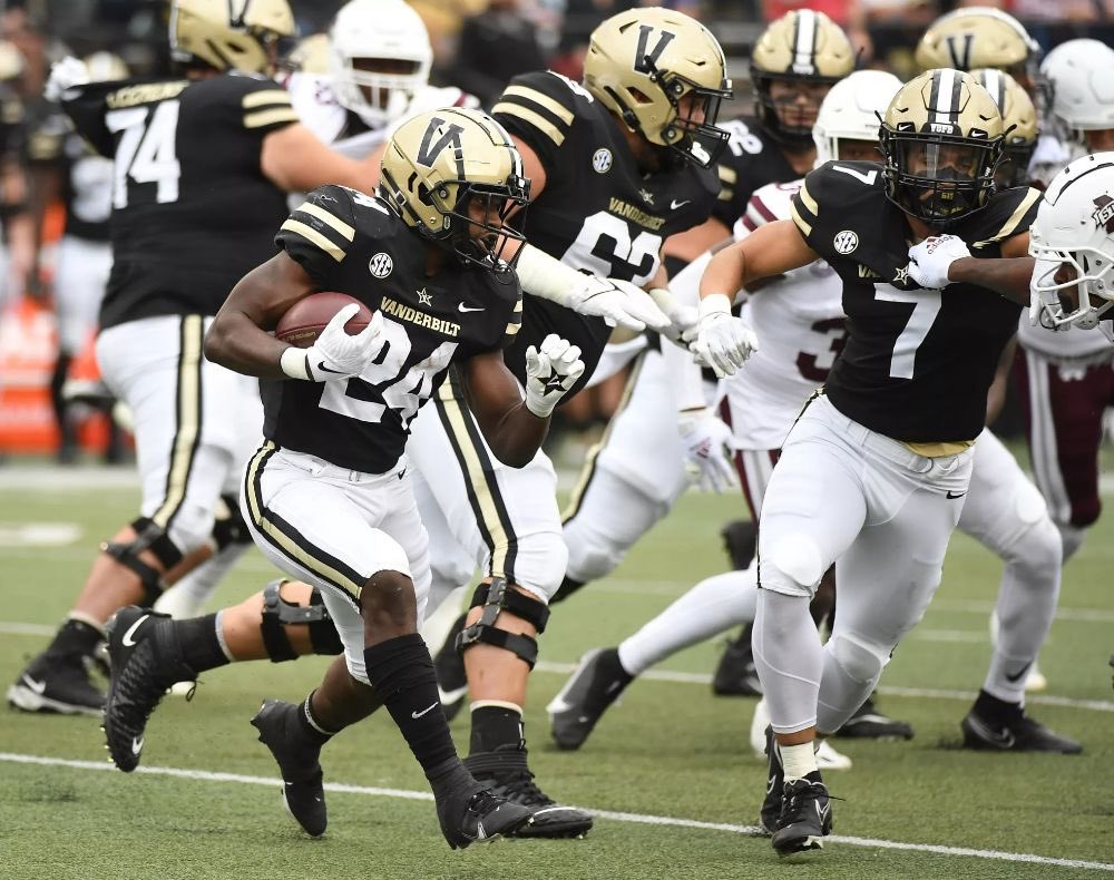 Mason Lewis (@lew32m) on Twitter photo Blessed to received my FIRST SEC D1 offer from Vanderbilt University. Thank you coach <a href="/coachMRiceVU/">Melvin Rice Jr.</a> for the opportunity and for recognizing my ability to compete at the collegiate level.
<a href="/VandyFootball/">Vanderbilt Football</a> Blessed to received my FIRST SEC D1 offer from Vanderbilt University. Thank you coach <a href="/coachMRiceVU/">Melvin Rice Jr.</a> for the opportunity and for recognizing my ability to compete at the collegiate level.
<a href="/VandyFootball/">Vanderbilt Football</a>