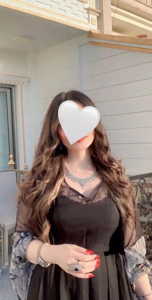 موجوده #بالعين
العمر: ٣٤
الطول: ١٦٩
الوزن: ٧١
البشره: #بيضاء
الوظيفه: #معلمه
لديها طفل عمره سنتين في حضانتها
جميله ولطيفه ملامحها #ناعمه جدا 
المطلوب: 
رجل يخاف الله فيني  طيب القلب وحنون #مسيار في بيتي غير معلن زواج #مسيار