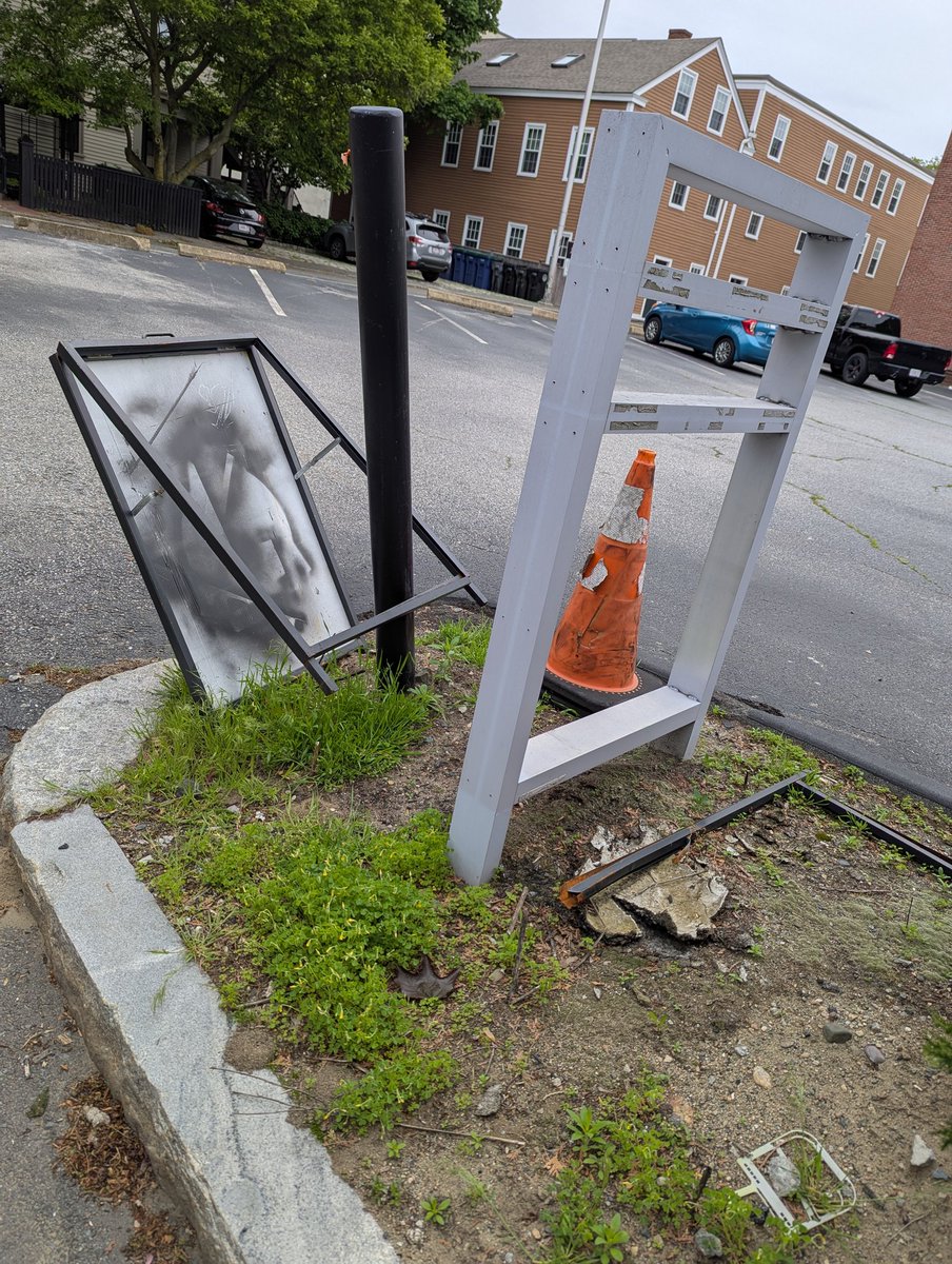 Caleb Mayo (@kingdangerously) on Twitter photo A perfect mess A perfect mess