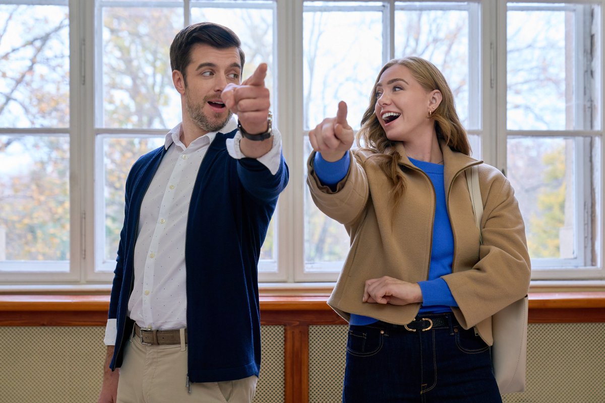 Hallmark Channel tweet media