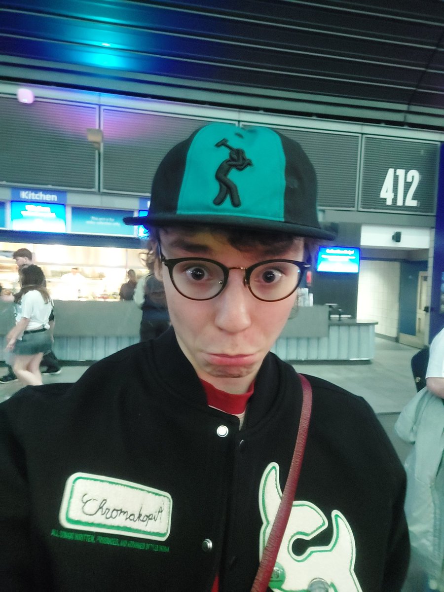 amexical's tweet image. Tyler&apos;s the only fucker alive that can get me to drop £320 on his merch
#tylerthecreator #theO2