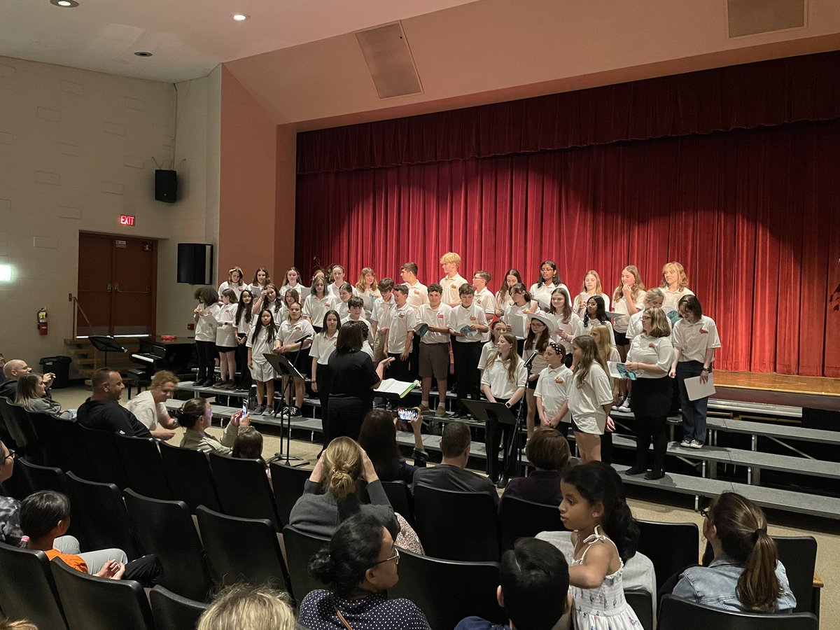 What an incredible evening! Tonight’s Art Show and Small Ensemble Concert highlighted our students’ amazing creativity and talent. From stunning artwork to beautiful musical performances, it was a night to remember!