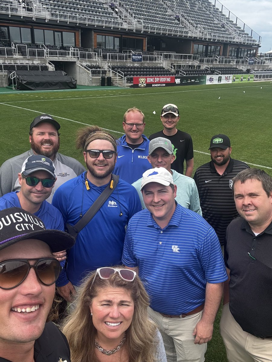 AaronFink4's tweet photo. @kennethdclayton Happy to host many of the great Sports Turf Managers in Kentucky! https://t.co/rmcxFivJRZ
