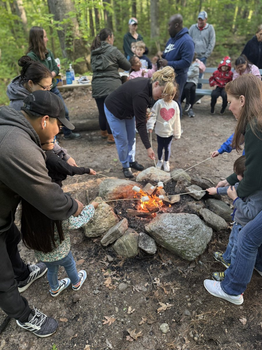 DavidJHuber's tweet photo. Can’t think of a better way to spend a Monday than with some amazing families at Indian Rock for tonight’s Family Field Trip.  #sssct https://t.co/Cn7NzfFdWP