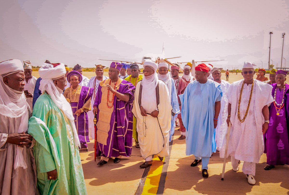The Oyo Empire led by Alaafin Oba Abimbola Akeem Owoade I, visited the Caliphate at the Palace of Sultan of Sokoto, HM Muhammadu Sa'ad Abubakar CFR.

#Skimeh