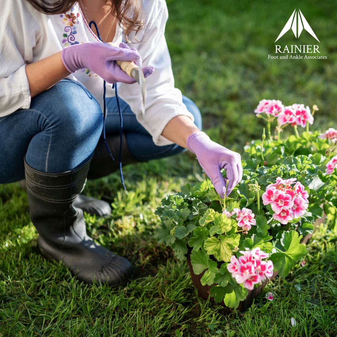 rainierfootankl's tweet image. Hours in the garden can lead to sore arches, strained tendons, or joint pain. Don’t brush it off—our MLS Laser Therapy helps relieve inflammation and promote healing so you can get back to digging in the dirt. Learn more rainierfootandankle.com/mls-laser-ther…  #MLStherapy #EnumclawClinic #RFAA
