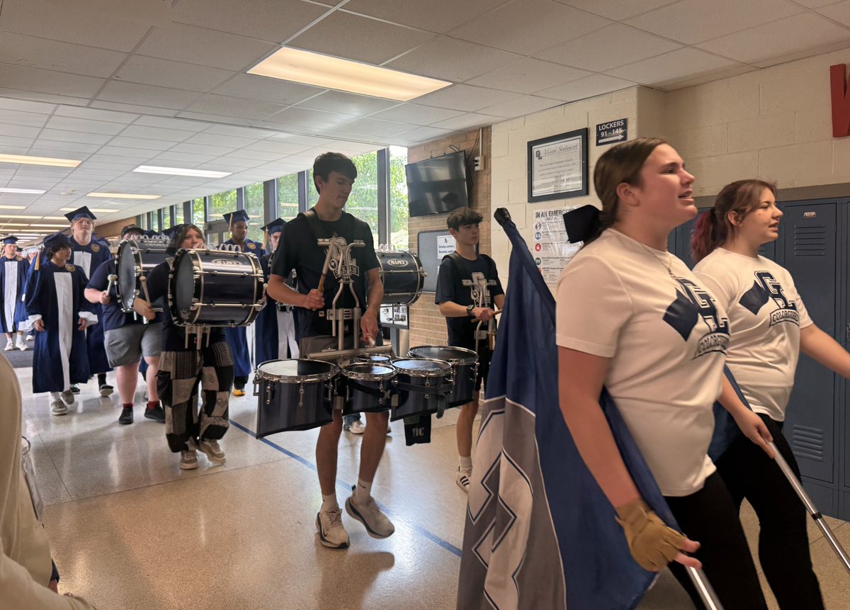 Dr_Maring's tweet photo. Senior strut is one of our favorite traditions! 💙🤍 #gogulllake #glcsHS #glcsMS https://t.co/JFJsvTuQM2