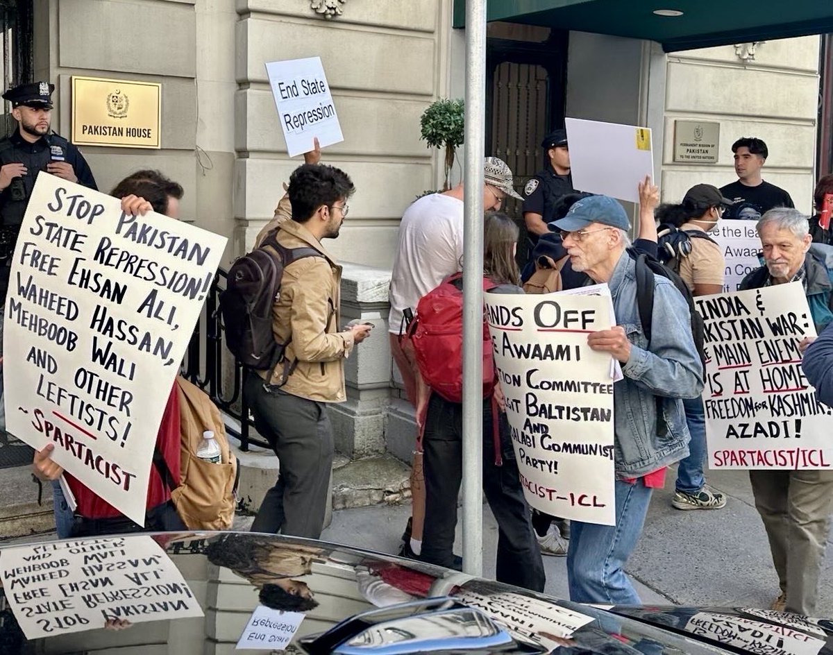 WorkersVanguard's tweet image. We joined @NYCcommunists today to protest at NYC Pakistan consulate against repression of left &amp;amp; minorities in Pakistan. Release Ehsan Ali, other activists! Hands off Awaami Action Comittee Gilgit-Baltistan! #ReleaseEhsanAli #kashmir @rcipakistan @revcomintern @communistsus