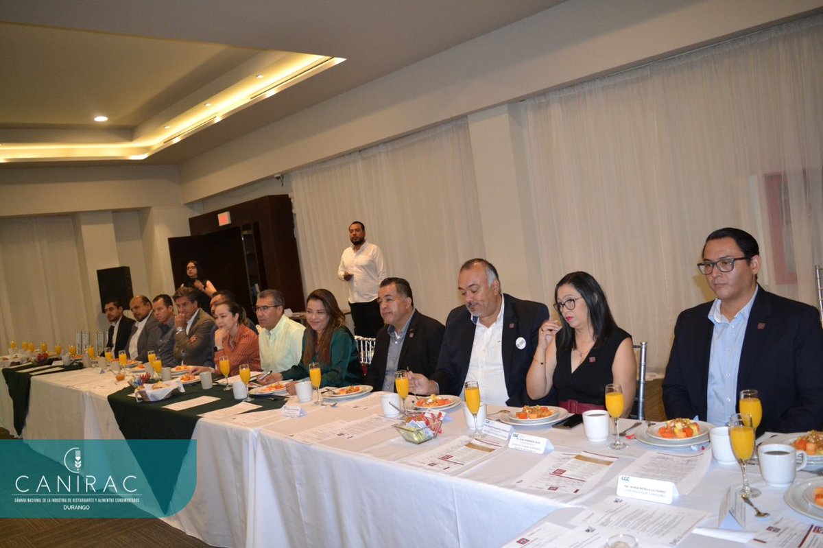 CaniracDgo's tweet image. Presentes en el Encuentro de la Secretaría de Economía con Cámaras Empresariales, fortaleciendo la colaboración con el sector privado e impulsando el desarrollo de Durango a través de iniciativas como #HechoEnMéxico y los Corredores Económicos del Bienestar.