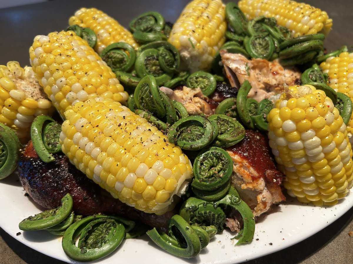 P’tit poulet BBQ, maïs et têtes de violons 😋😋