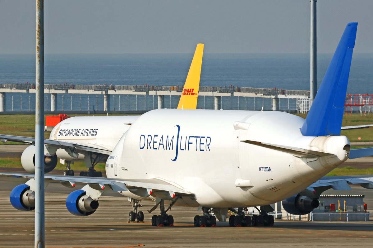 レアなドリームリフターがあなたのデスクに着陸 中部国際空港セントレア on X: 