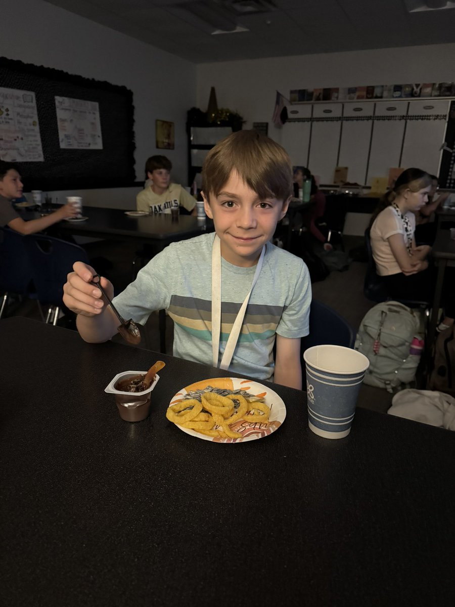 nikkimullinnix's tweet image. We had a “Holes” watch party today complete with some yummy snacks! #Lions #LionsLearning