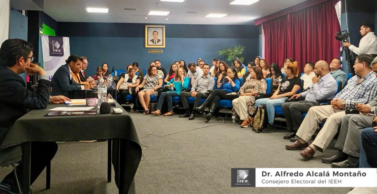alfreduam's tweet photo. 🤓Hoy gran diálogo con académicos e investigadores de la @UAEH_OFICIAL del área de ciencias y humanidades. 
Hablé sobre los retos y desafíos en Hidalgo rumbo al 2027 #ElecciónJudicial 
✍🏽Gracias por la invitación al #ICSHu para contribuir al diálogo y debate académico #SinParar https://t.co/s6Ij6pQOmv