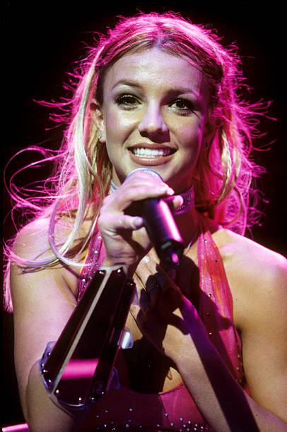 _ItsBritneyMeme's tweet image. What&apos;s your top 3 Britney Spears songs?