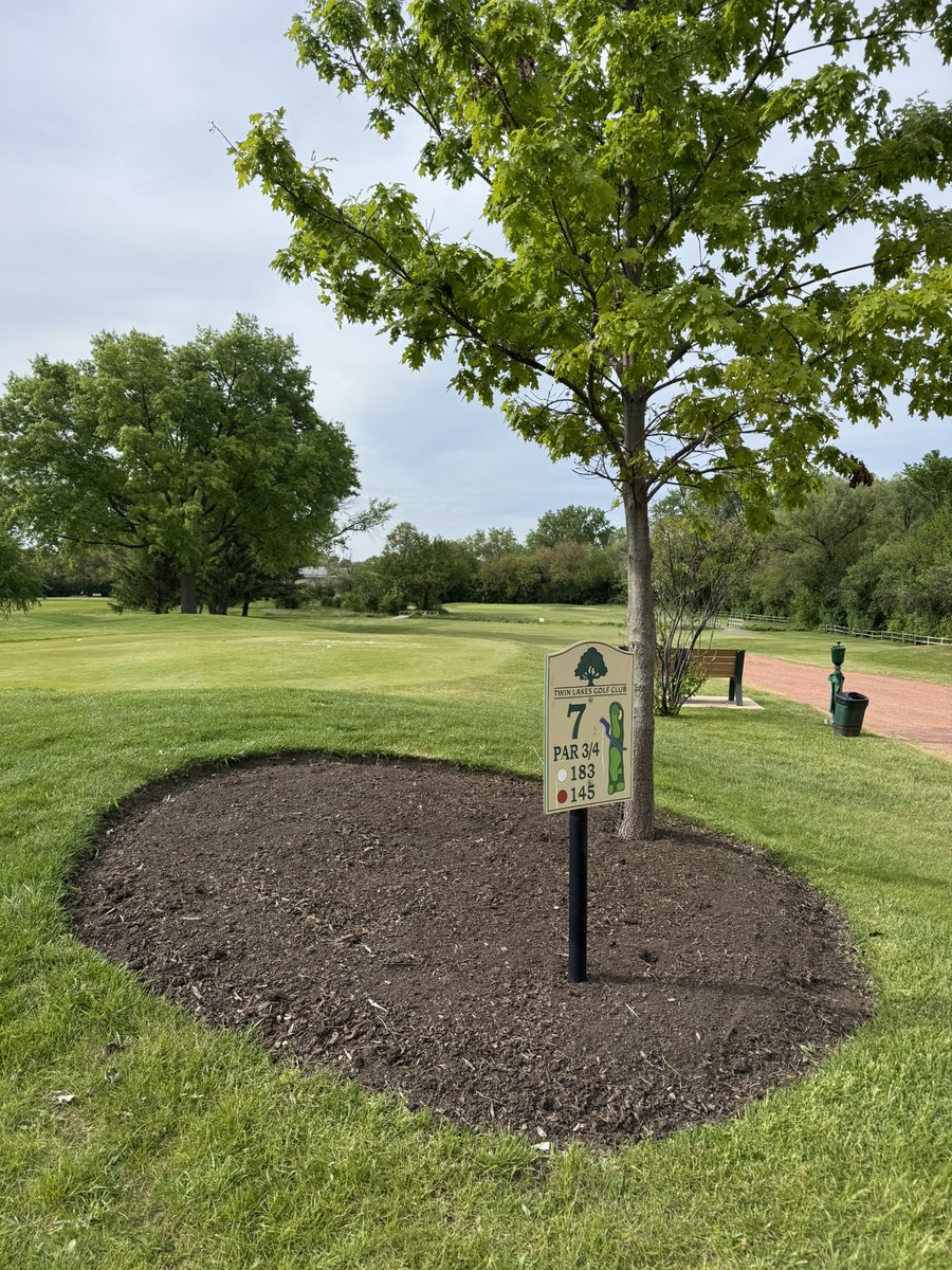 SakkosPeter's tweet photo. Real ones know that this could be the hardest par 3 in Illinois. #twinlakes https://t.co/PcjYmlsBsa