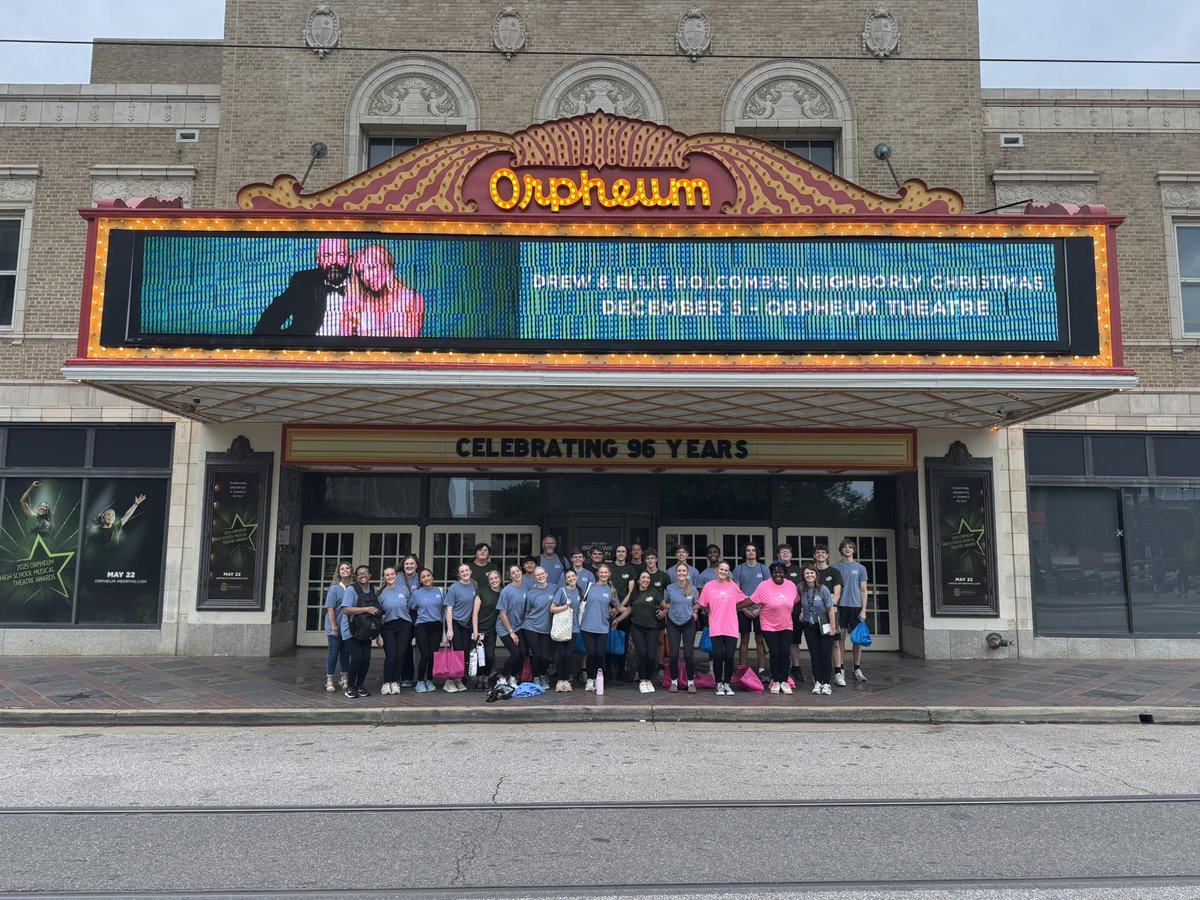 naschoolupdates's tweet photo. Kicking of HSMTA Week with an outstanding rehearsal in the Halloran Centre for Performing Arts &amp; Education at the Orpheum Memphis!! The cast of “Crazy for You” is excited to take the stage for a 4th consecutive year! It’s time to shine! ✨ 
#continuingtheNAlegacy
#hsmta901 https://t.co/h3dy69WVAo