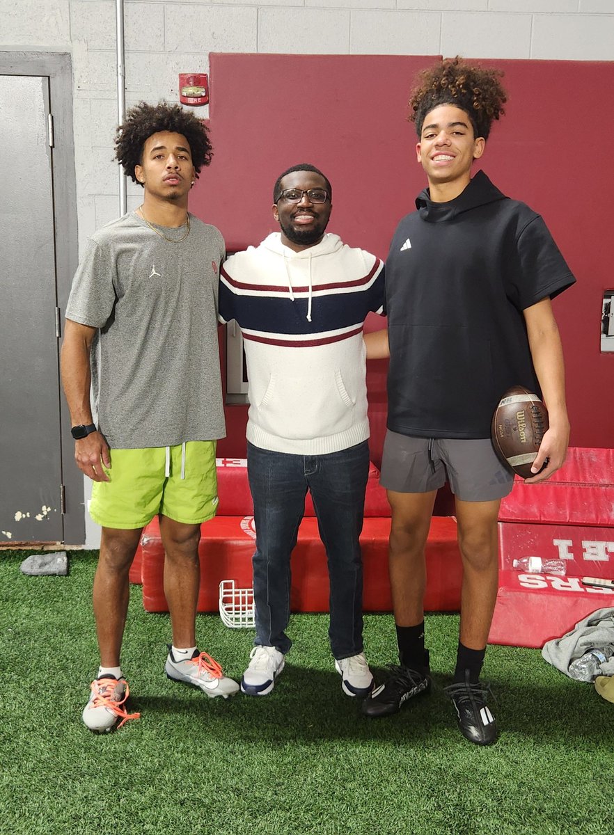 Blewis2510's tweet photo. I had the honor to be around great talent like @MasonJames_1 and look forward to seeing where he will take his talents in 2026. @NNFootball is going to be exciting with @TheNashHenry ➡️ James connection🏈 @nnhsathletics1 #OKPreps #CommitmentDay #NCAAFB #OKHSFB https://t.co/OzD5QTgS8k