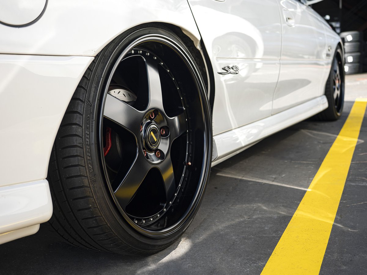 Simmons_Wheels's tweet photo. Holden Commodore ๐ค๐ค
SIMMONS FR-1
Satin Black
#holden #holdencommodore #holdenve #commodoreve #aussiecars #australiancars #holdencommodoreve #ve #holdenaustralia #simmonswheels #simmonsaustralia #tempetyres https://t.co/dL7lSP548q