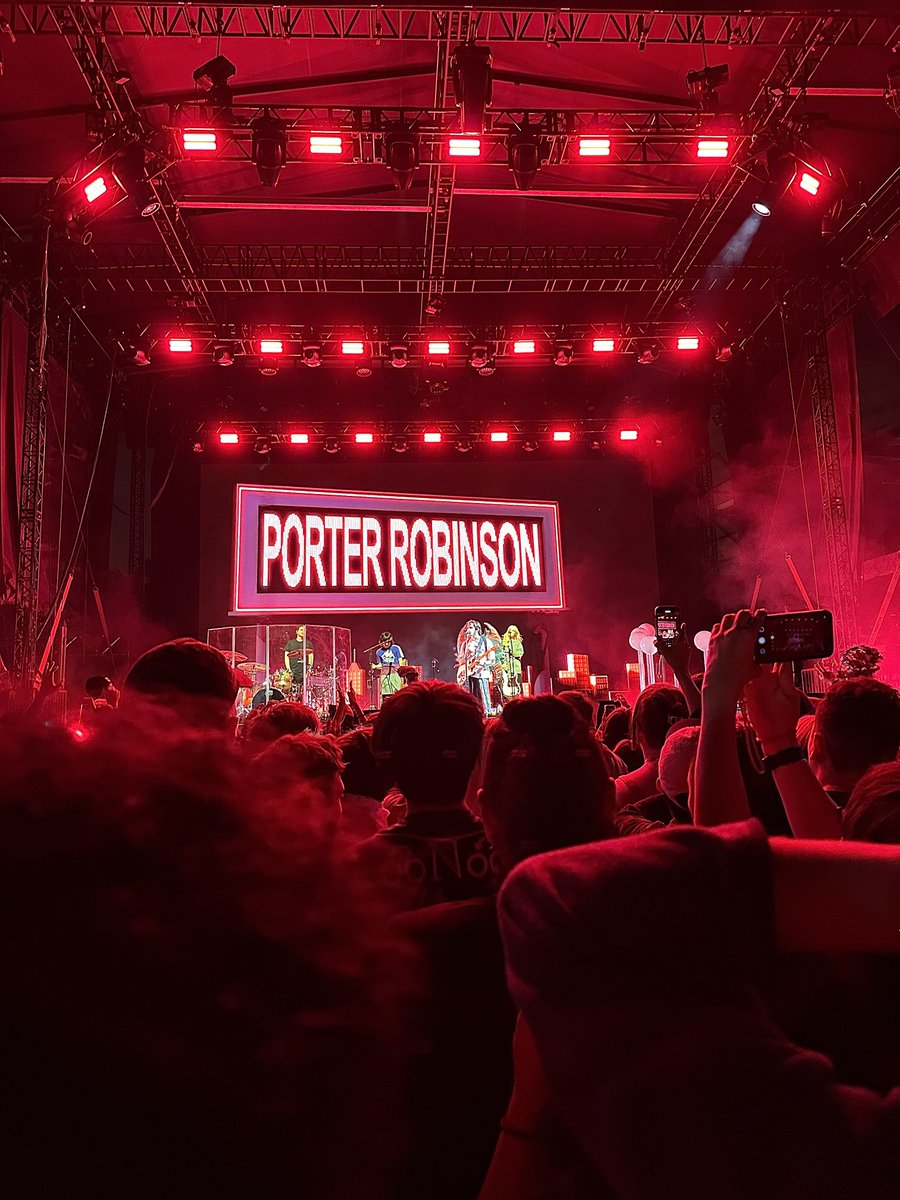amoomsa's tweet photo. !! @porterrobinson’s “SMILE! :D” WORLD TOUR!!! my SECONDDDD-ever concert!!!! Now I truly don’t know how these experiences (PLURAL!!) could ever be topped 😭😭😭🩷🩷🩷🩷🩷

#SmileWorldTour #SMILEChicago https://t.co/7BJWa65VJu