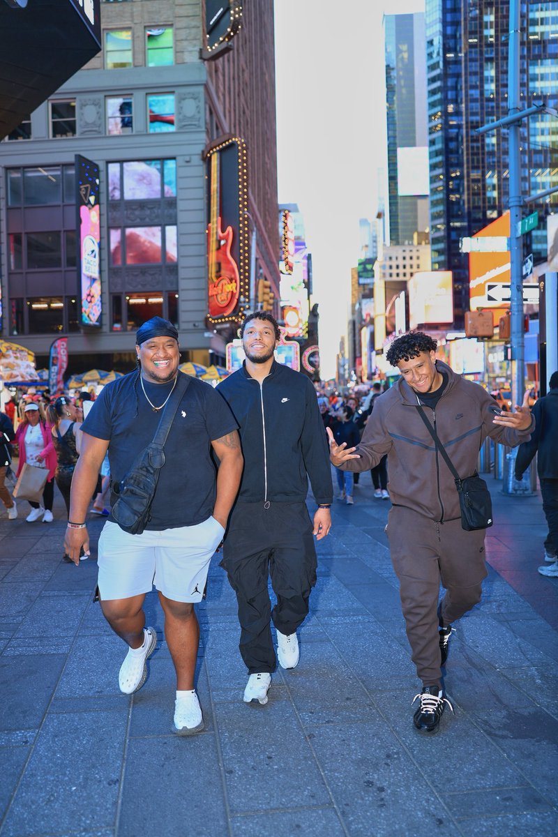 Tobruk Blaine (@tobrukblaine_tb) on Twitter photo Living their best life - New York Style! We’ve kicked off our micro-internship initiative with a trip to NY, NY ✈️ learning about hedge funds, economics, investing, the market and more!
<a href="/ArizonaFBall/">Arizona Football</a>
Creating A Championship Life
#BeyondFootball Living their best life - New York Style! We’ve kicked off our micro-internship initiative with a trip to NY, NY ✈️ learning about hedge funds, economics, investing, the market and more!
<a href="/ArizonaFBall/">Arizona Football</a>
Creating A Championship Life
#BeyondFootball