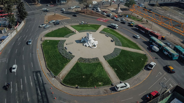 Gran marcha feminista en Plaza Baquedano por liberación de Monsalve. Se ruega circular con precaución u optar por vías alternativas