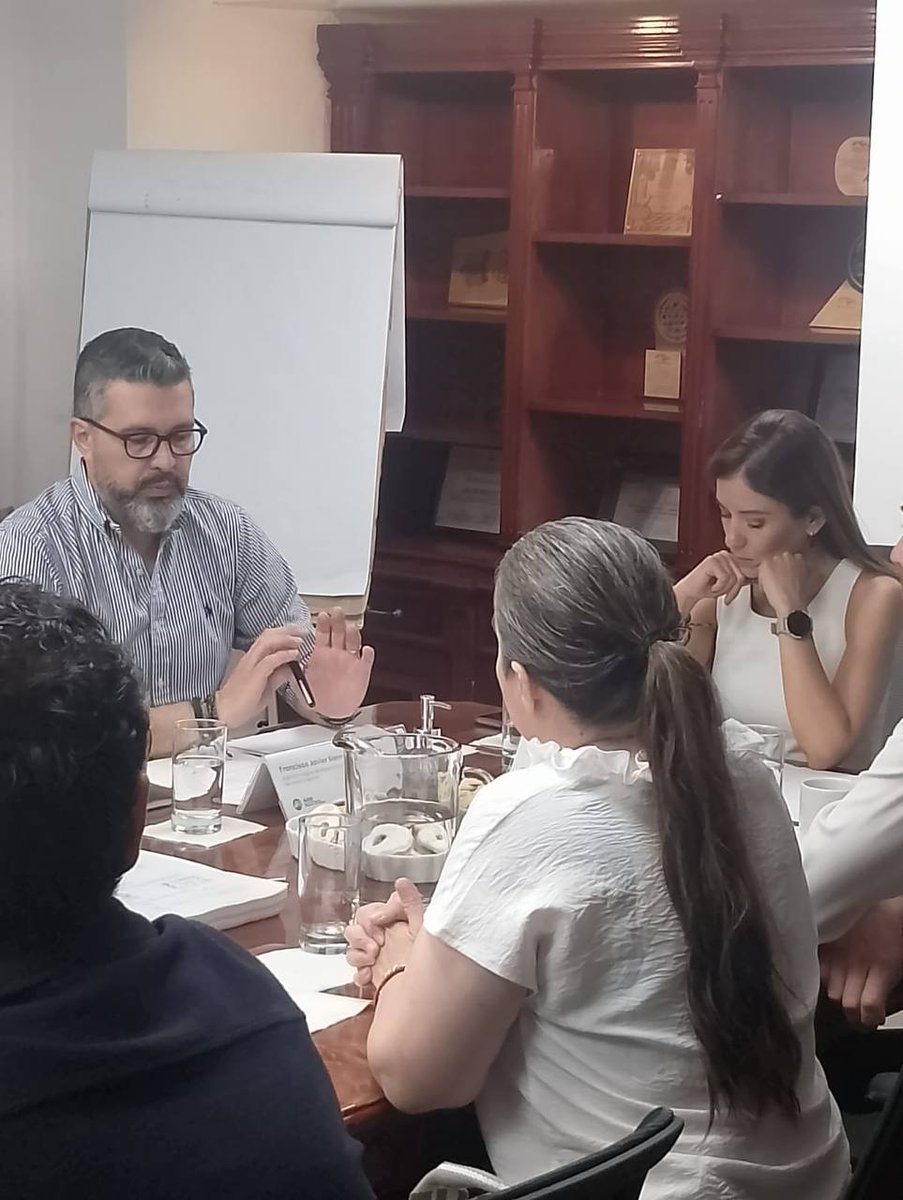 _Sierra_FJ's tweet photo. Esta mañana la Agencia Integral de Regulación de Emisiones, #AIRE, llevó a cabo la Segunda Sesión Ordinaria 2025 de la Junta de Gobierno. 
Mi agradecimiento a las y los servidores públicos involucrados en este indispensable ejercicio. https://t.co/cEqPSSlbnH