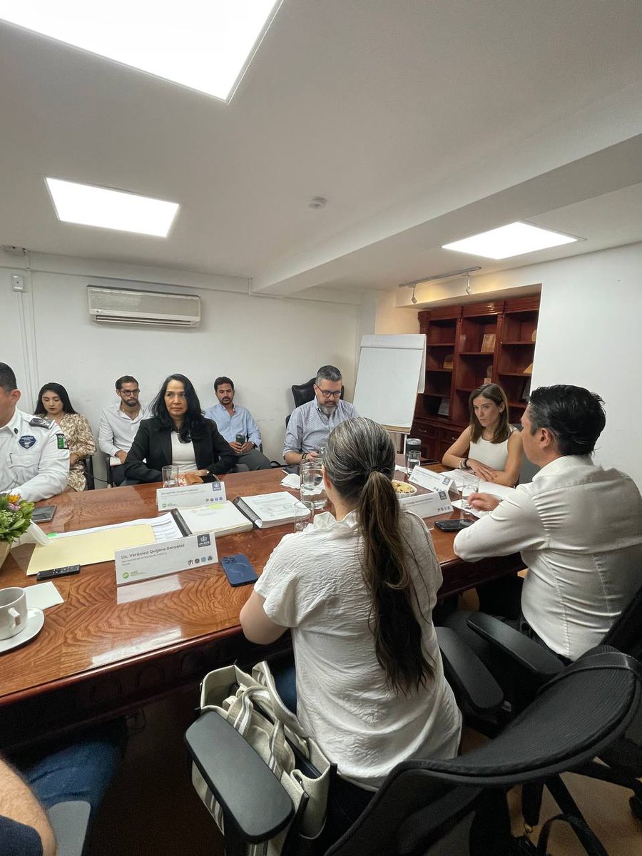 _Sierra_FJ's tweet photo. Esta mañana la Agencia Integral de Regulación de Emisiones, #AIRE, llevó a cabo la Segunda Sesión Ordinaria 2025 de la Junta de Gobierno. 
Mi agradecimiento a las y los servidores públicos involucrados en este indispensable ejercicio. https://t.co/cEqPSSlbnH