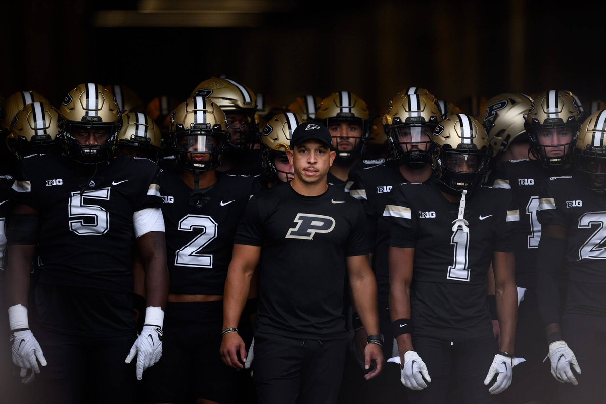 Amari โHunchoโ Vickerson (@iam_amari99) on Twitter photo After a great conversation with coach <a href="/CoachGreen93/">Kelvin Green</a> I have received an offer from Purdue University
<a href="/WRAB50/">William Blaylock</a> <a href="/Coach_Ware/">Brian Ware</a> <a href="/samspiegs/">Sam Spiegelman</a> <a href="/TFloss32/">Todd Glawson</a> <a href="/AllenTrieu/">Allen Trieu</a> <a href="/Marchen44/">On Da Marc Sports๐</a> <a href="/Rivals/">Rivals</a> After a great conversation with coach <a href="/CoachGreen93/">Kelvin Green</a> I have received an offer from Purdue University
<a href="/WRAB50/">William Blaylock</a> <a href="/Coach_Ware/">Brian Ware</a> <a href="/samspiegs/">Sam Spiegelman</a> <a href="/TFloss32/">Todd Glawson</a> <a href="/AllenTrieu/">Allen Trieu</a> <a href="/Marchen44/">On Da Marc Sports๐</a> <a href="/Rivals/">Rivals</a>