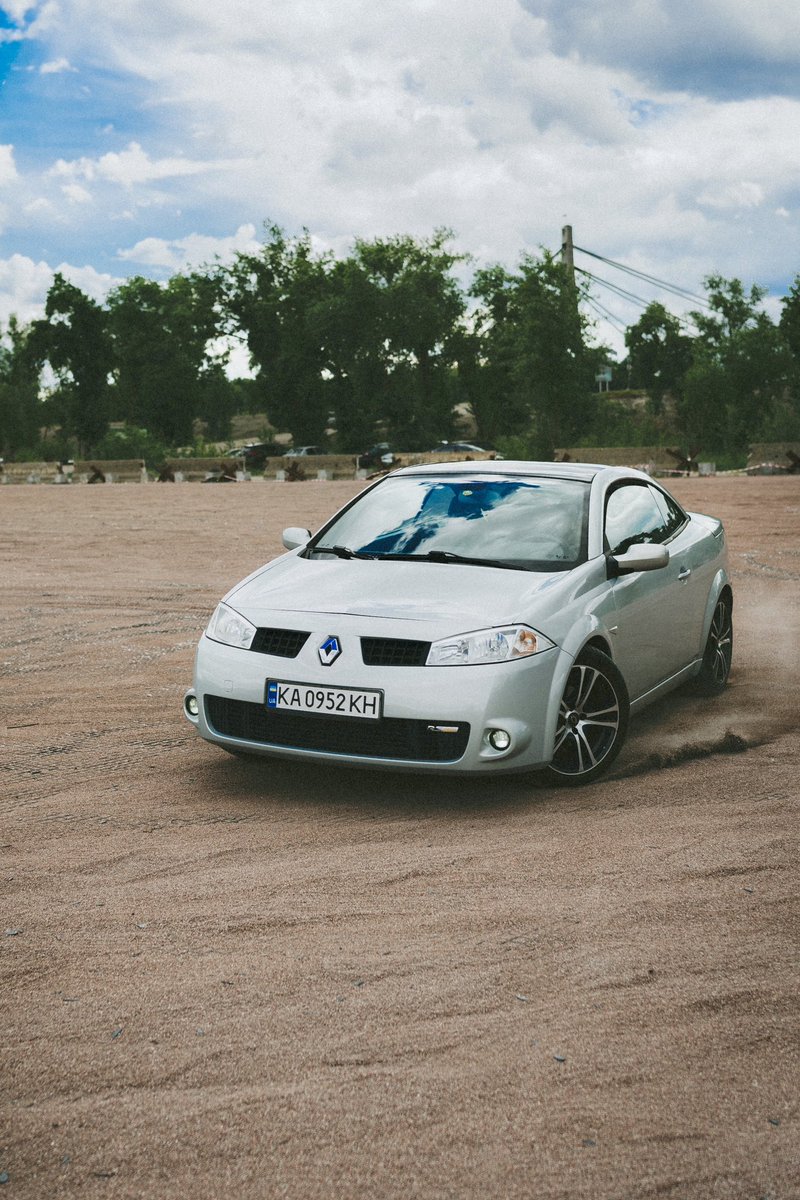 олег tweet media