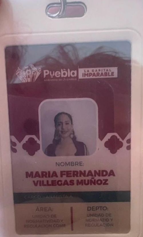 Hechizero_38's tweet photo. #LesCuento Que estás 2 jovencitas trabajan en Normatividad  del Ayuntamiento de Puebla, vienen visitando local por local pidiendo $ por órdenes de su jefe, José Germán Jiménez. Dicen que con estas aportaciones evitan trámites y diversos problemas 🤫 la cuota va desde los $7,000 a los $9,000 haciendo sus retiros sin tarjeta...¿Hasta donde llegará lo que están cobrando estos hampones del Bienestar? 👹