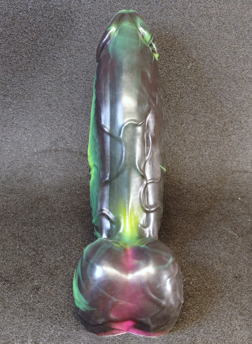 Kadu is here looking extra fine with a strange mix of Neon Green, Neon Pink, &amp; Black, with a mixed firmness to match! 

Find your own special something here: Akifutoys.com/home.php?page=…