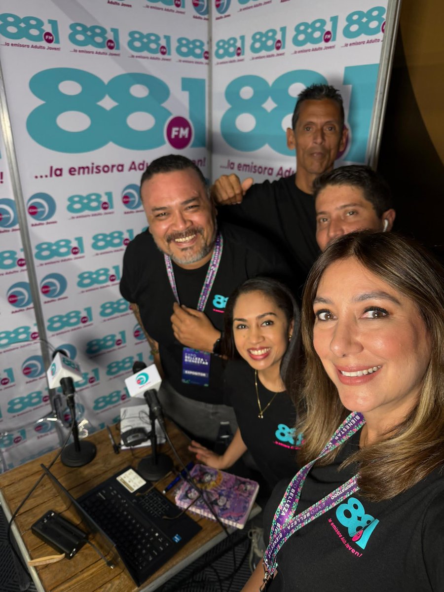 El equipo Adulto Joven en Expo Belleza y Bienestar de Farmatodo <a href="/Farmatodo/">Farmatodo</a> <a href="/adultojovenfm/">Adulto Joven 88.1 FM</a> <a href="/Anavirginiaesco/">Ana Virginia Escobar</a> <a href="/ExpoBelleSalud/">ExpoBellezaySalud</a>