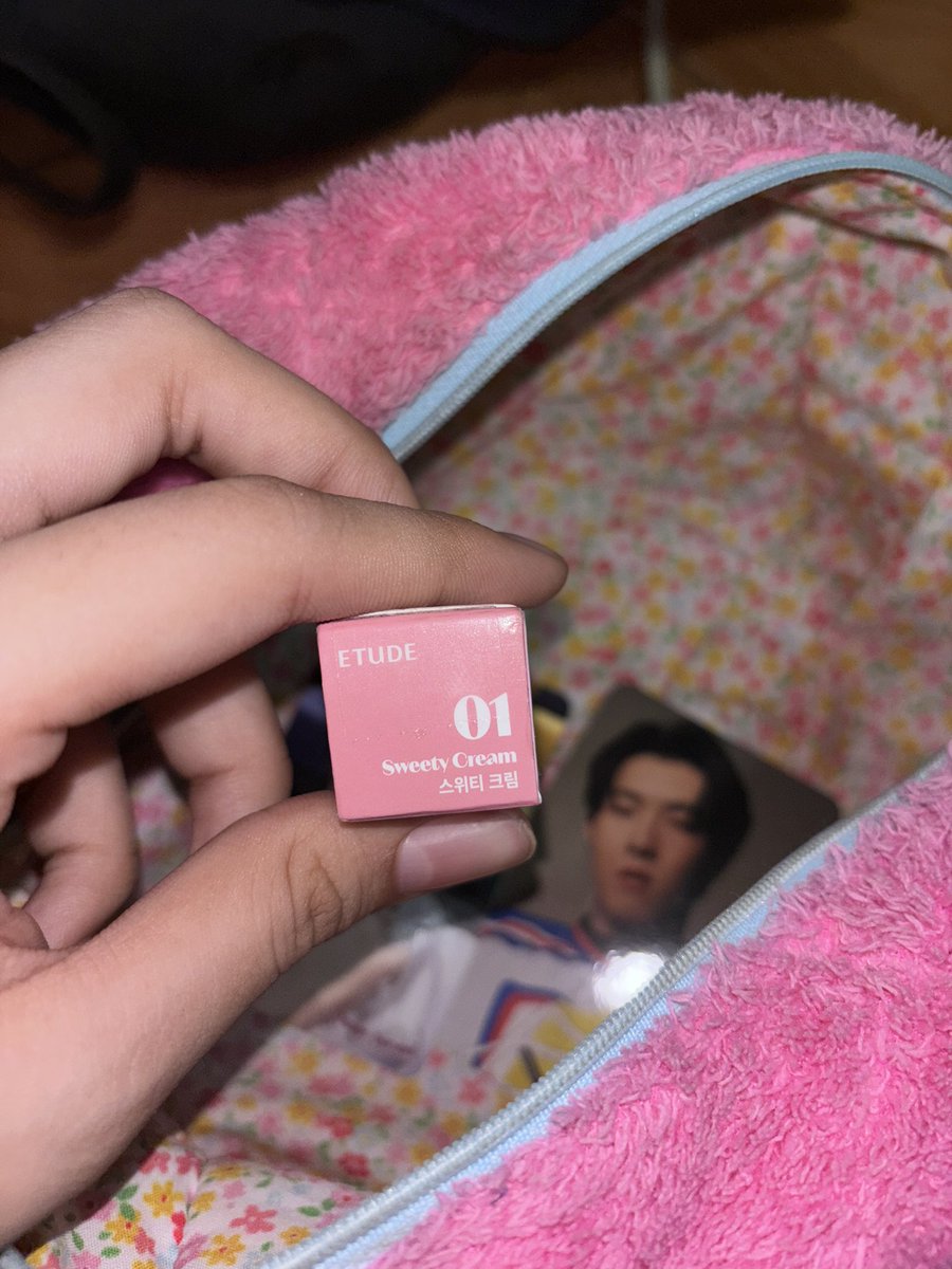 mamanongchokun's tweet photo. ส่งต่อลิปกลอส etude กับคุชชั่น derraค่า
ลิปเบอร์ 01 200รส.
คุชชั่น เบอร์ 00 220 รส.
ใครรับทั้งคู่ 360 บาท รส.
ใครสนใจเดมมาสอบถามเพิ่มเติมได้นะค้าบ
#ส่งต่อคสอ #ส่งต่อเครื่องสําอาง #ส่งต่อเครื่องสำอา��ค์ #derra #คุชชั่นderra #ส่งต่อderra #ส่งต่อคุชชั่น https://t.co/Ry3WzfoEQM