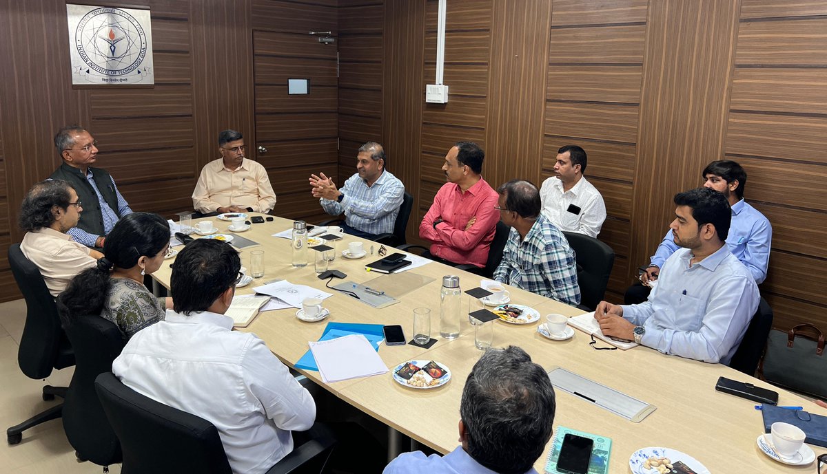 Shri Atul Kumar Tiwari, IAS, Secretary to the Government of India, Ministry of Skill Development and Entrepreneurship (MSDE), visited IIT Goa on 19th May 2025.
During his visit, he engaged in an insightful meeting with Prof. Dhirendra S. Katti, Director, IIT Goa; Prof. O.R.