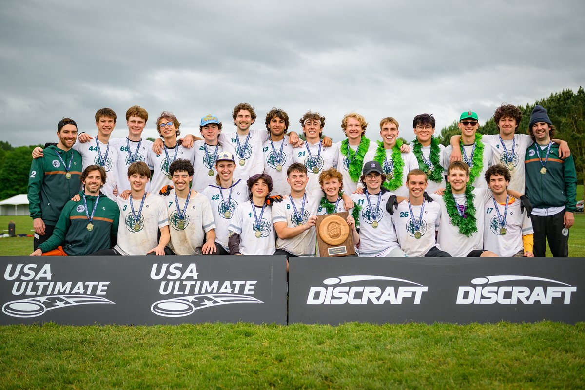 Your 2025 USA Ultimate Division III College Champions in the men's division, Lewis &amp; Clark Bacchus! 🏆

In the program's first finals appearance, Bacchus put on a show, delivering the game winner on Universe to bring home a title in 2025.

#USAUCollegeChamps | #USAUltimate