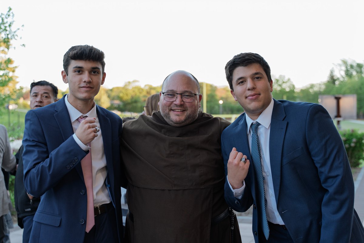 IonaPrep's tweet photo. Tonight, our juniors took part in a meaningful Iona Prep tradition as they received their class rings during our annual #RingMass.

Surrounded by their families, classmates, and faculty, the Class of 2026 marked an important milestone on their journey as Gaels! https://t.co/qR9DLj7n2e