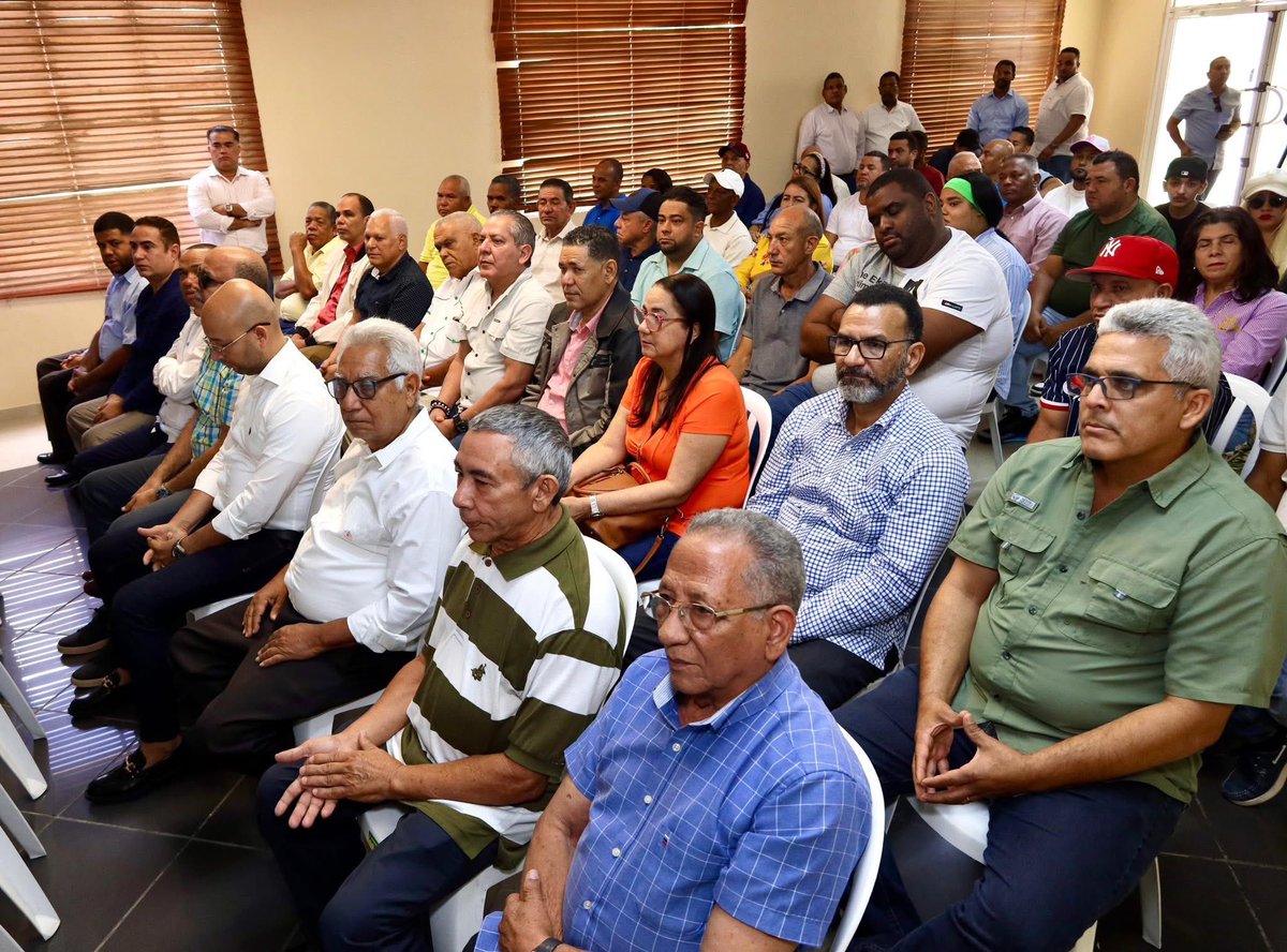 La mayoría de los miembros del Comité Central de la Provincia Duarte y la Región Noreste respaldamos a Francisco Javier García como candidato presidencial, quien simboliza la esperanza y el futuro del partido y de nuestra nación. ¡Juntos, vamos por la victoria en 2028! 💪✨ #PLD