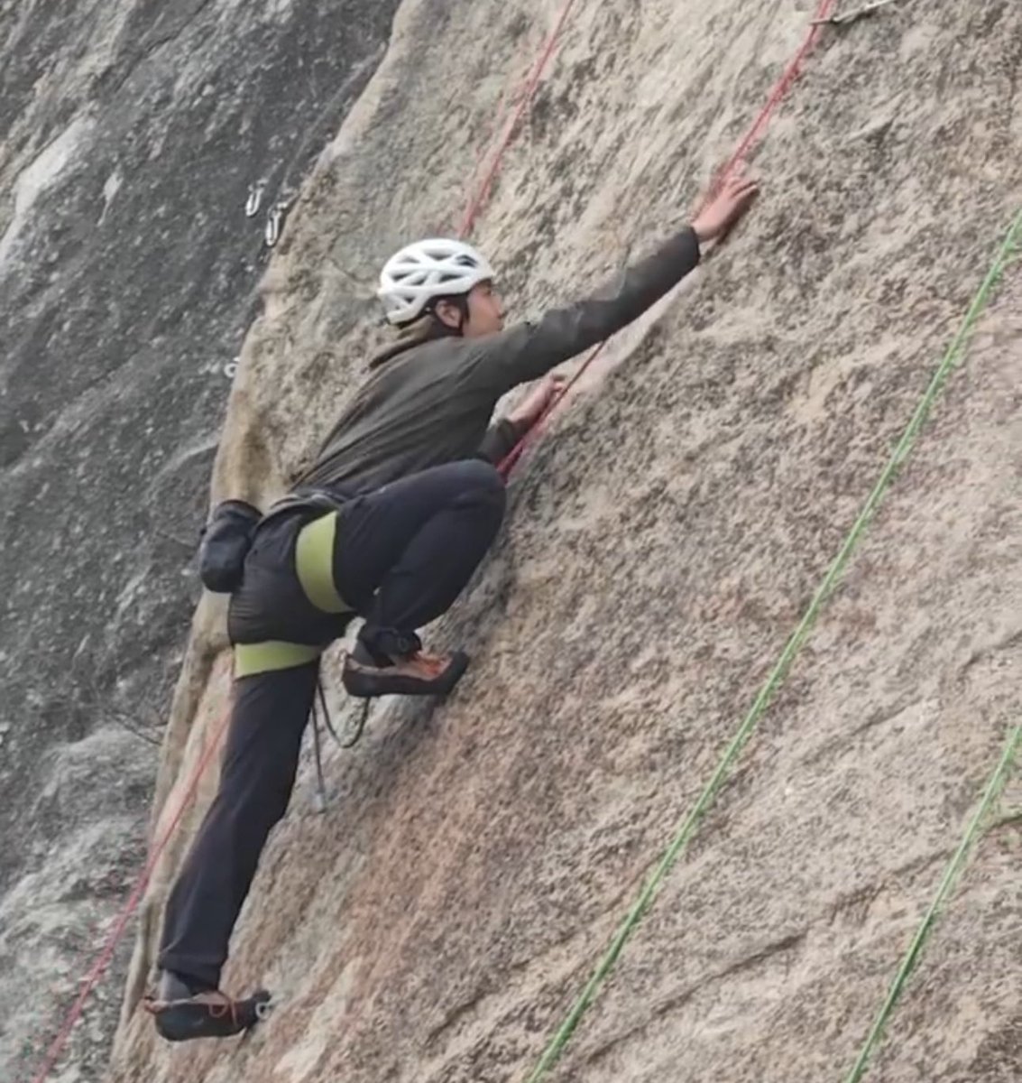 ChipperChom tweet media