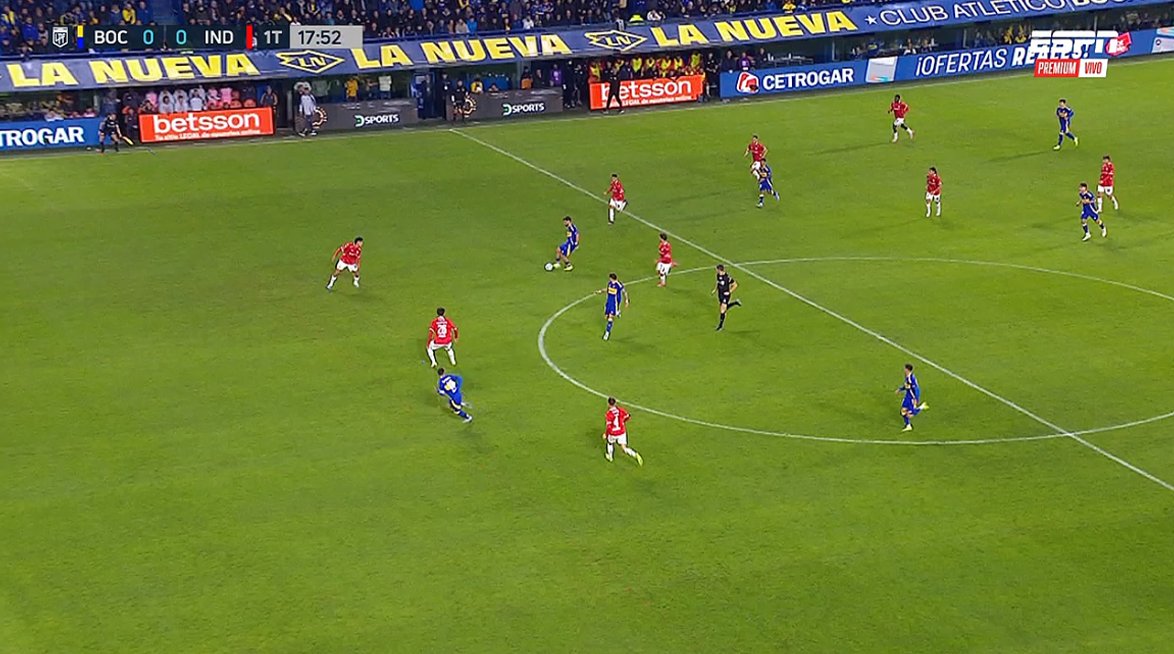 Si Menentiel la agarra en offside, que es esa estupidez del línea de ir corriendo hasta la línea de fondo, esperar que patee, dejar que meta el gol y recién ahí levantar la bandera para marcar posición adelantada?
