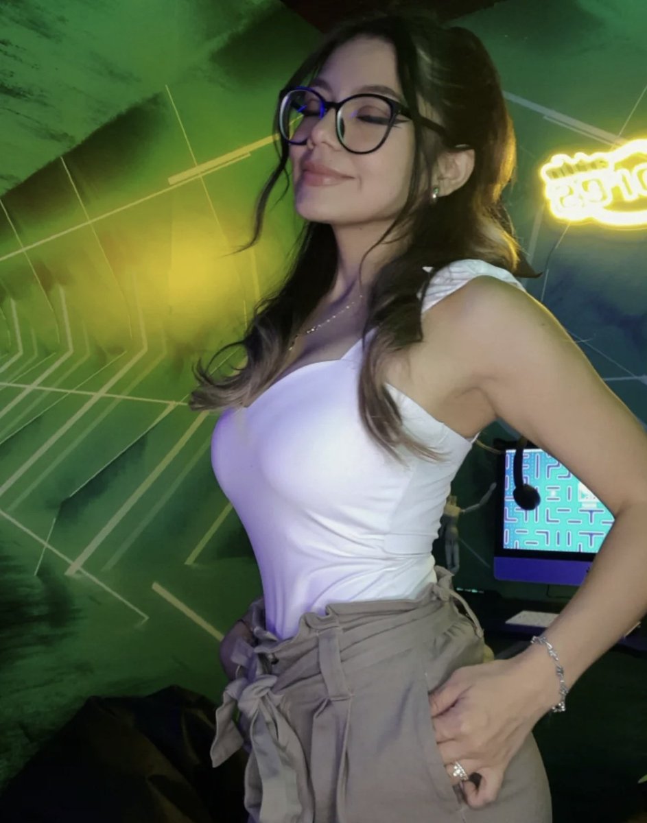 Ale Davila tweet media