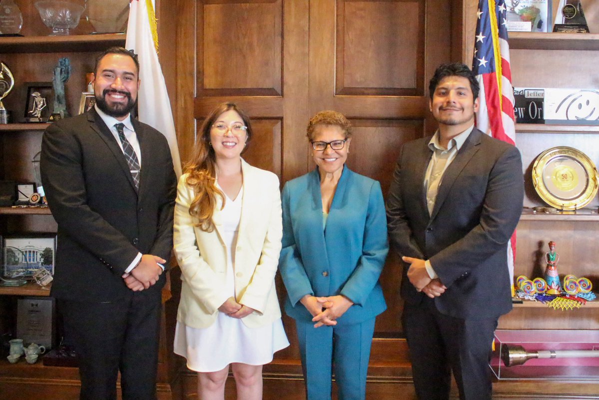 Mayor Karen Bass (@mayorofla) on Twitter photo Great to meet with the latest cohort of <a href="/UCLALuskin/">UCLA Luskin School of Public Affairs</a>’s Bohnett Fellows — graduate students working across the Mayor’s Office in Community Safety, International Affairs/Major Events and Homelessness.
These future leaders are tackling real-world challenges and showing that the next Great to meet with the latest cohort of <a href="/UCLALuskin/">UCLA Luskin School of Public Affairs</a>’s Bohnett Fellows — graduate students working across the Mayor’s Office in Community Safety, International Affairs/Major Events and Homelessness.
These future leaders are tackling real-world challenges and showing that the next