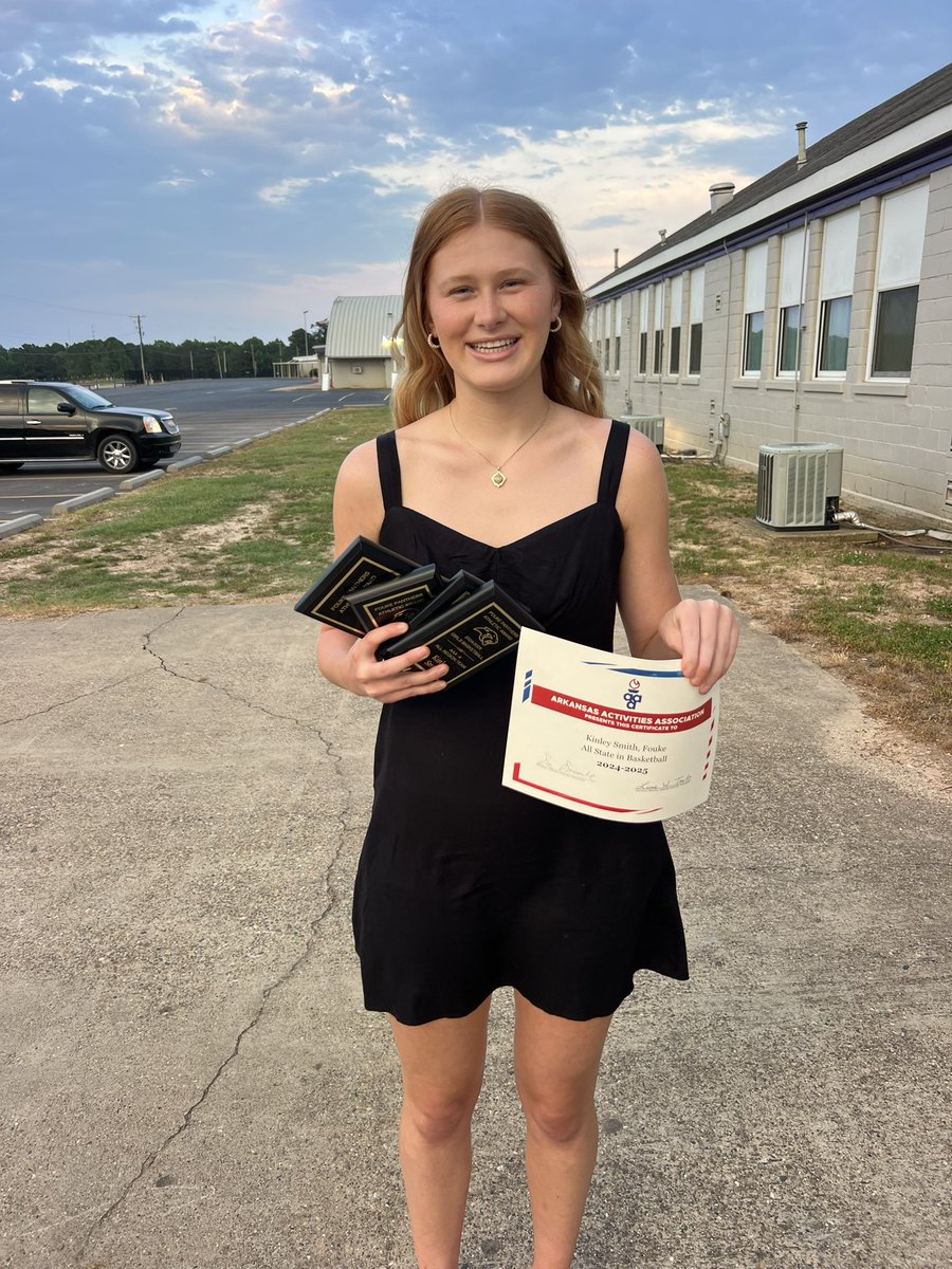 ‘24-‘25 Junior athletic banquet:
💥 All State
💥 All Conference
💥 All Region
💥 MVP
💥 Led in scoring, rebounds, and blocks
Thankful for a great junior season with the best coaches, teammates, and my best friends! #LadyPanthers