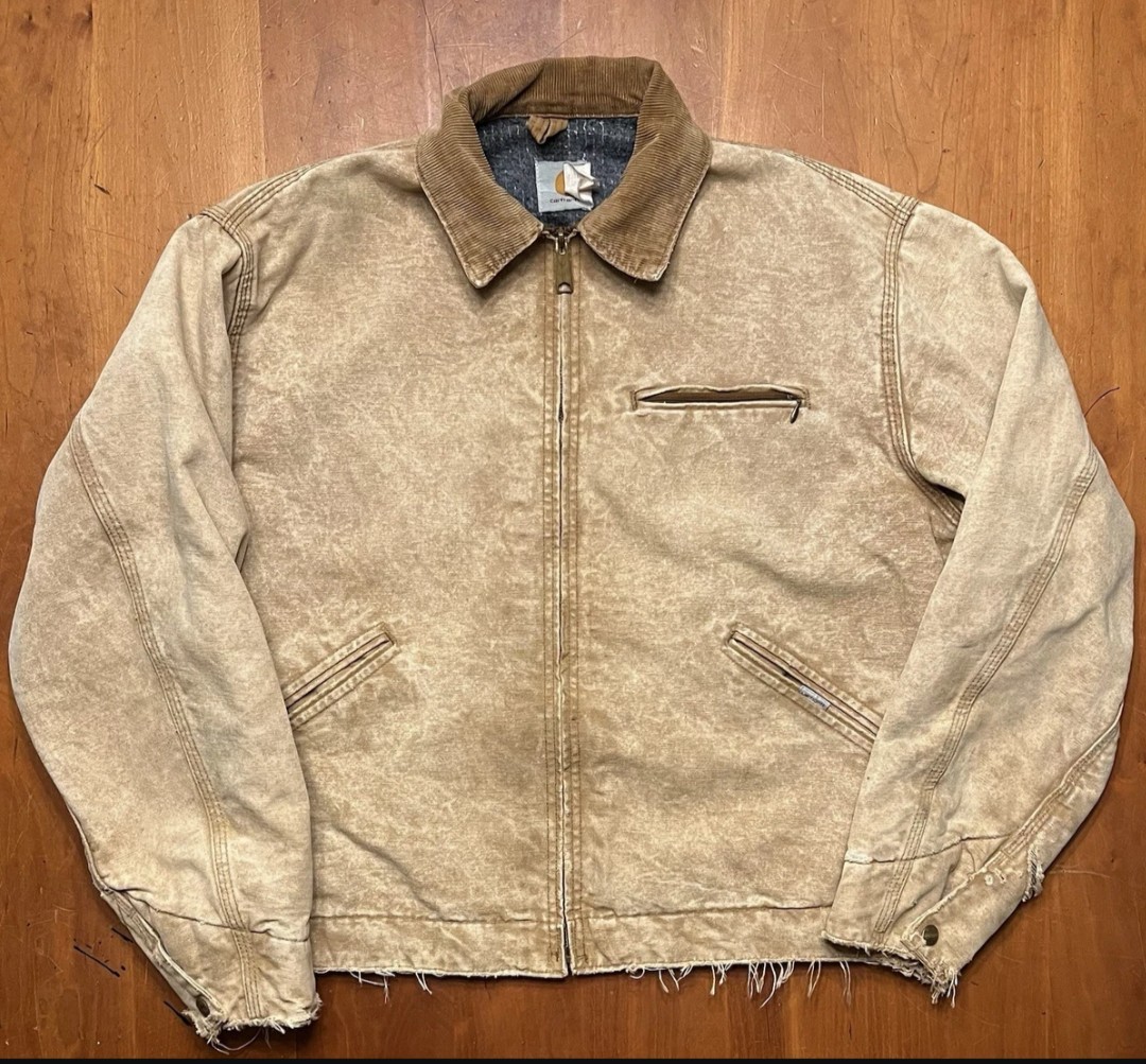 SSBU_VIOLA's tweet photo. ボロボロだけど何故か惹かれて買ってしまった🙄＃carhartt https://t.co/k8v5fURNX2