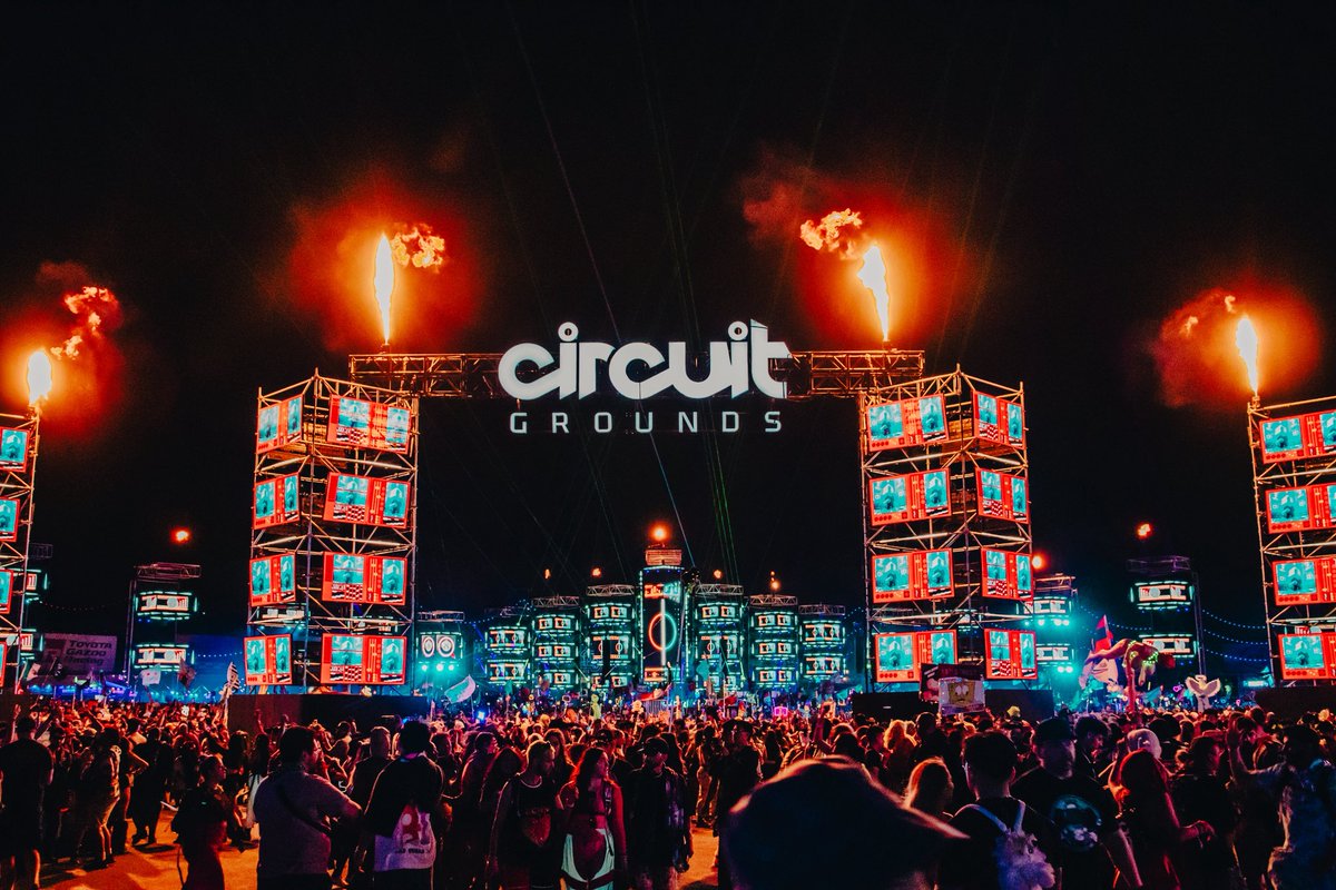 2FilthyPhotos's tweet image. Gud vibrations. @SlanderOfficial @NGHTMRE