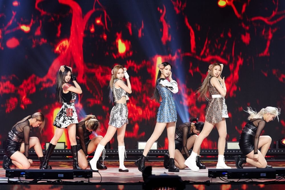 ᅠ

⋆⭒˚.⋆ 𝐐𝐧𝐊 𝐨𝐧 𝐓𝐡𝐞 𝐒𝐭𝐚𝐠𝐞 𝐌𝐞𝐦𝐨𝐫𝐢𝐞𝐬 ⋆⭒˚.⋆

MAEVE takes command of the QnK Stage with their fierce performance of "NO (Untouchable)". Bold, unapologetic, and unstoppable — they owned every second. This wasn’t just a performance, it was a statement.

ᅠᅠ