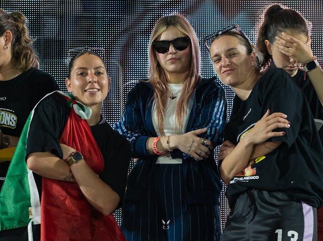 ¿así o con más aura? 😮‍💨