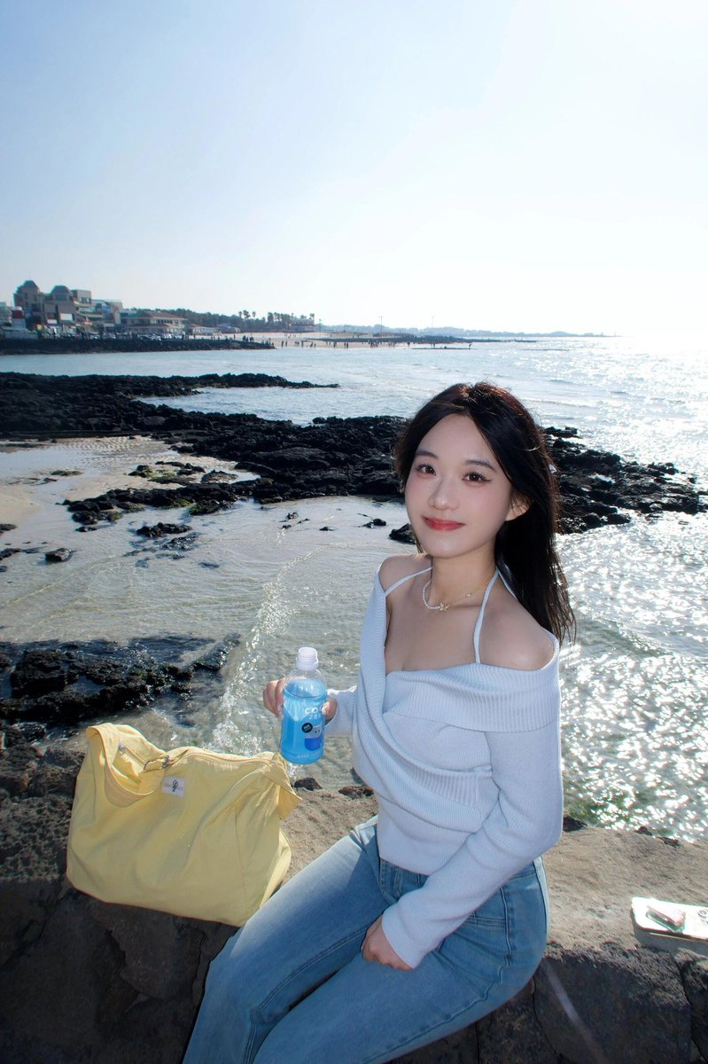 先祝大家520快乐，今晚又可以去享受精液精液精液了！   #羞辱  #反差婊 #骚货 #反差 #肉便器 #女神 #母狗 #曝光 #背德 #肉便器 #合照 #射屏 #媚黑