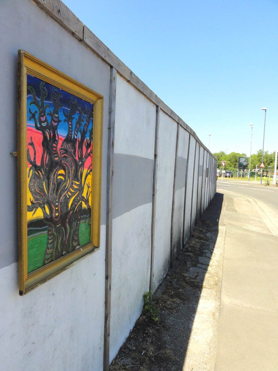 There's a new mini street gallery in Derby, UK, if anyone knows who the work is by please lets us know?? 🇬🇧🖼️🙂 Thanks as ever to @wofflejacket for the spot!! ✊
.
.
.
#art #derbystreetart #paintings #street #streetart #ukstreetart