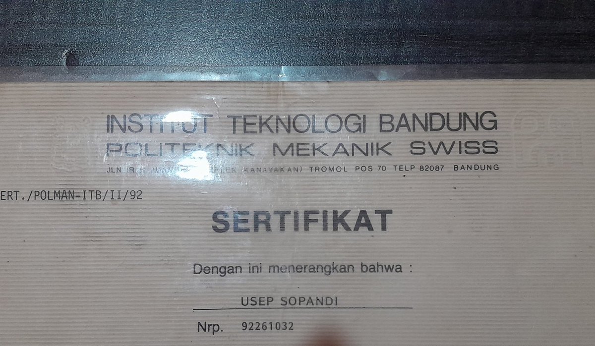 Bukan Orang Kuliahan... (Hanya Anak Remaja Tukang Nongkrong dimalam hari di alun-alun Bandung ditahun 90han).